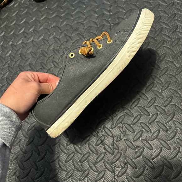 Sperry boating shoes, size 8.5 - Picture 2 of 3